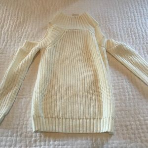 Cold shoulder sweater NWT